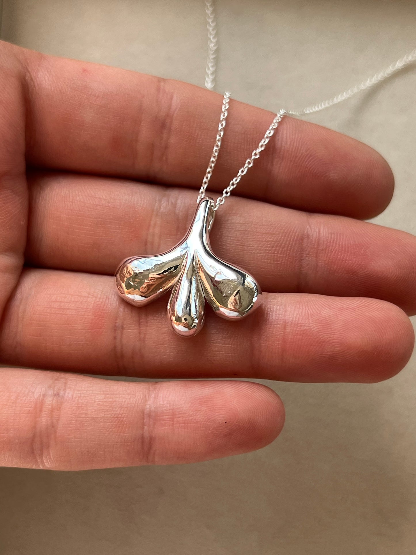 CASCADE pendant