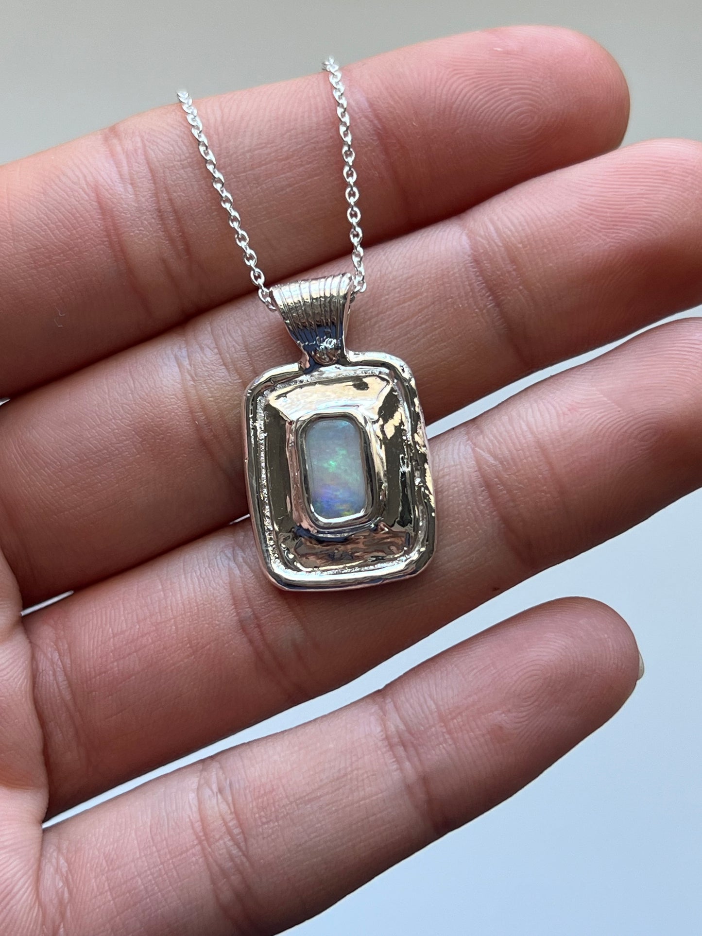 OPAL pendant