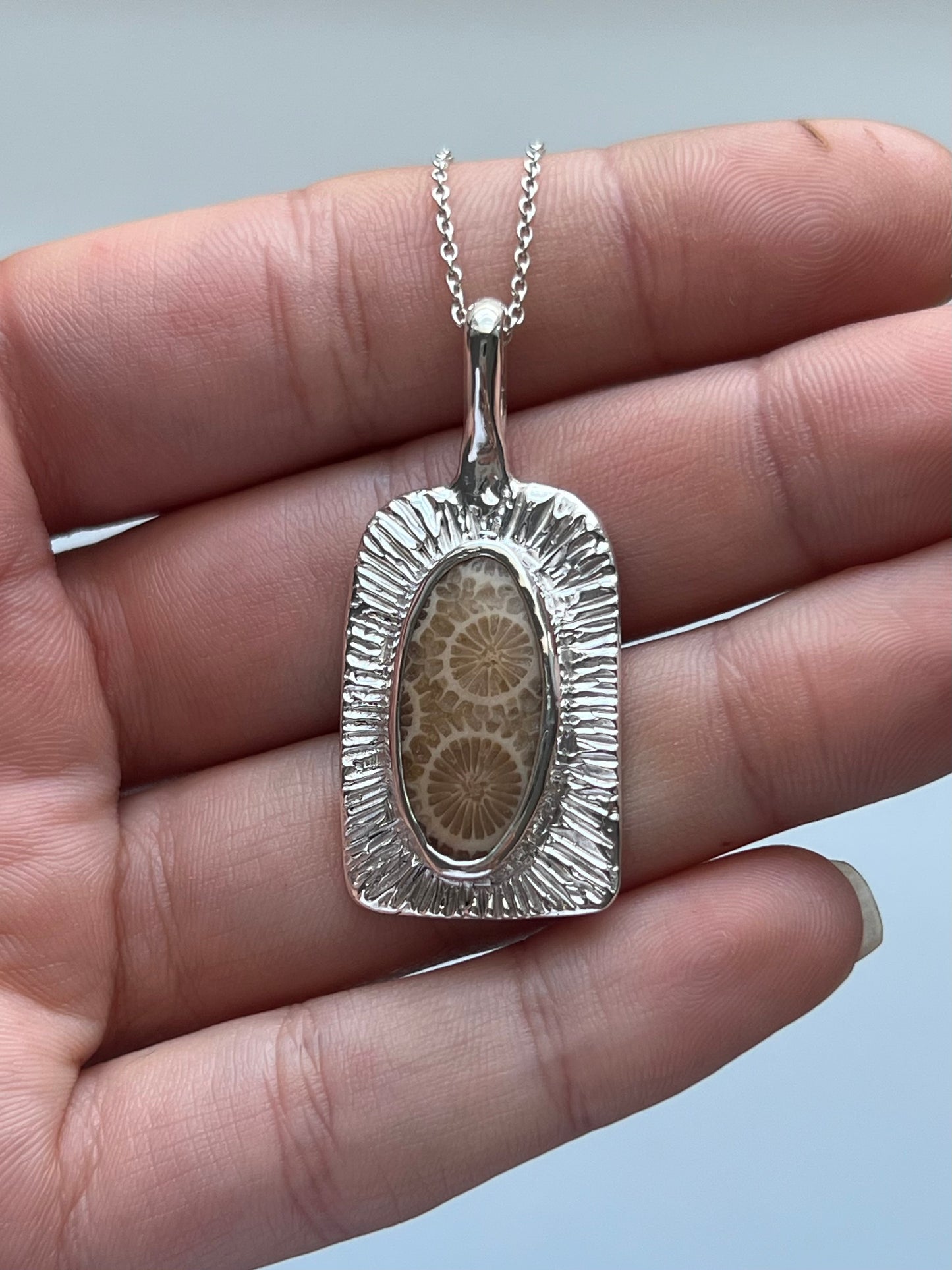 CORAL pendant