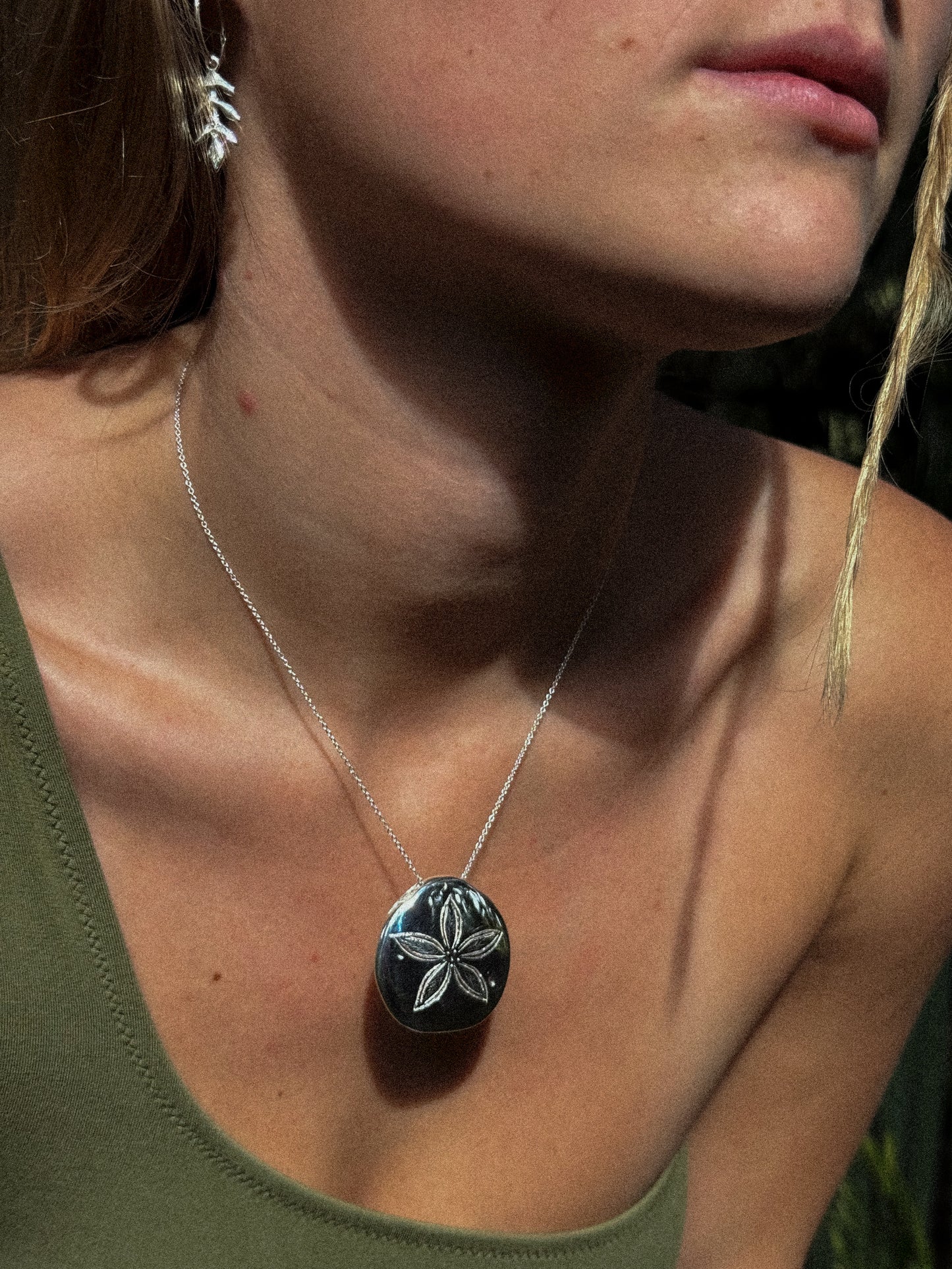 SAND DOLLAR pendant