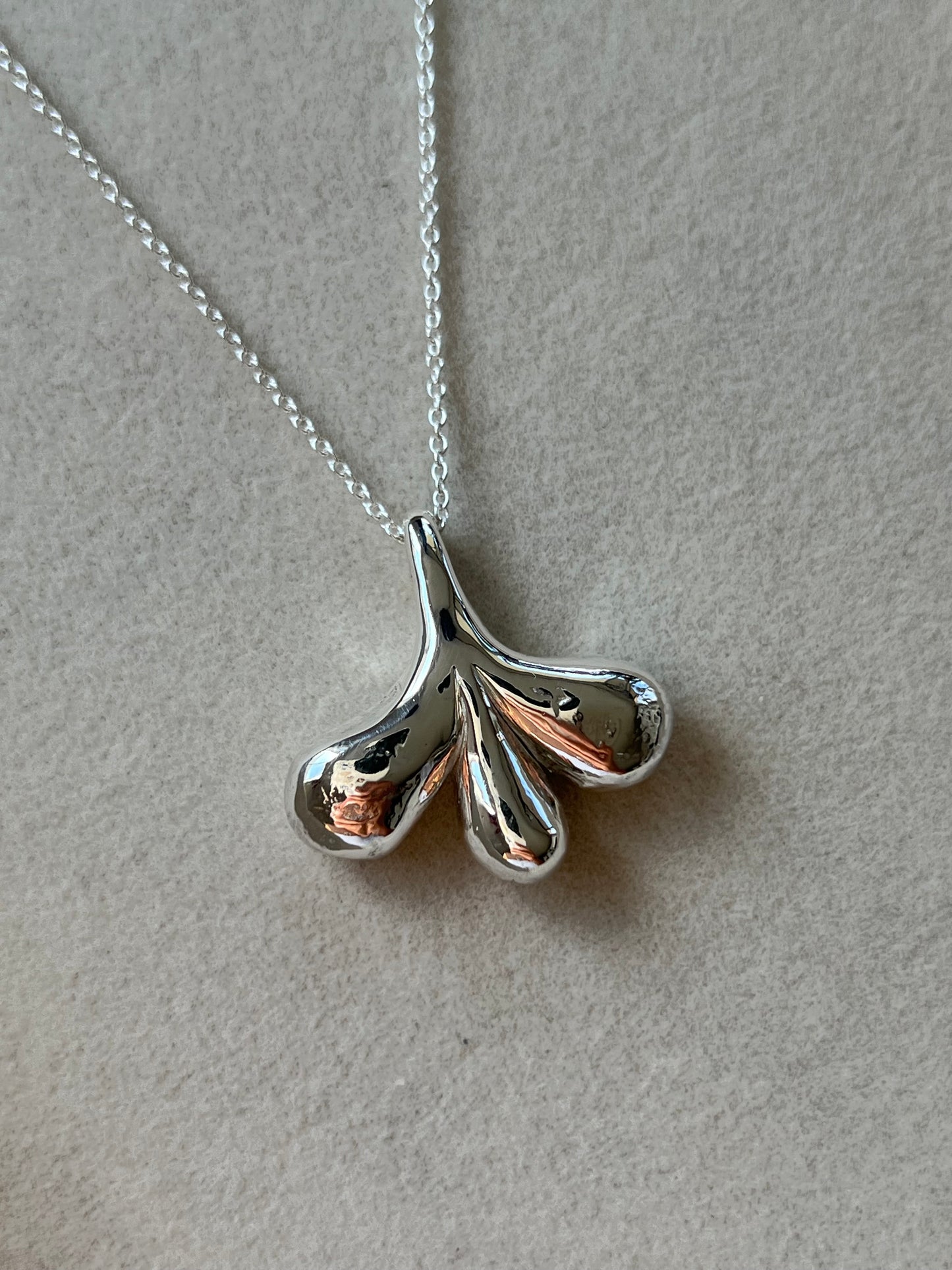 CASCADE pendant