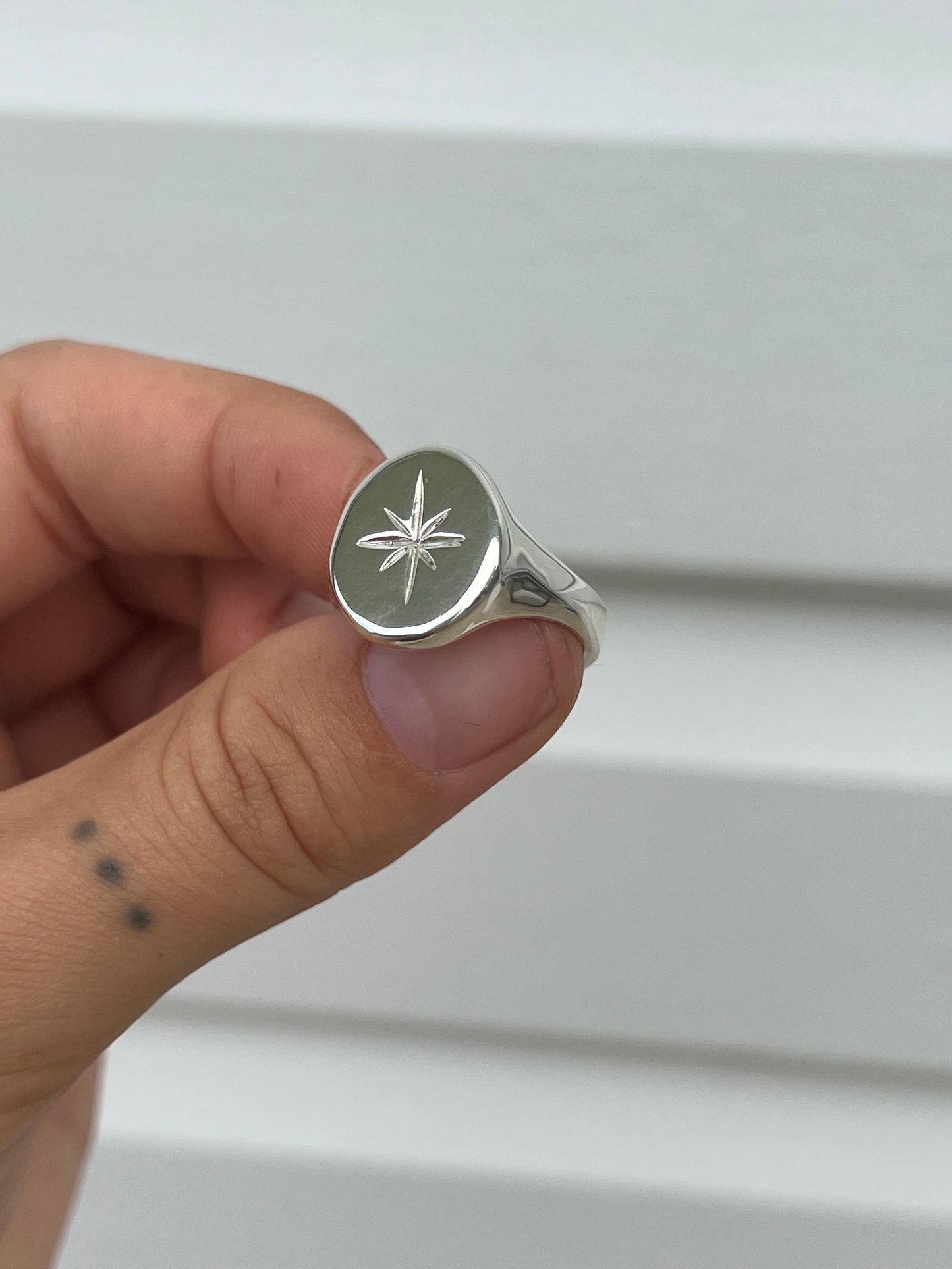 STELLAR signet | T