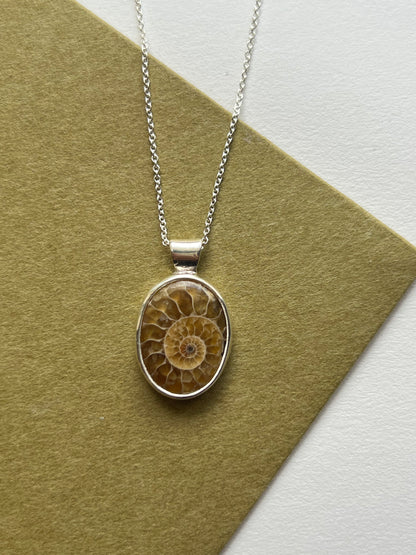 WILLA pendant