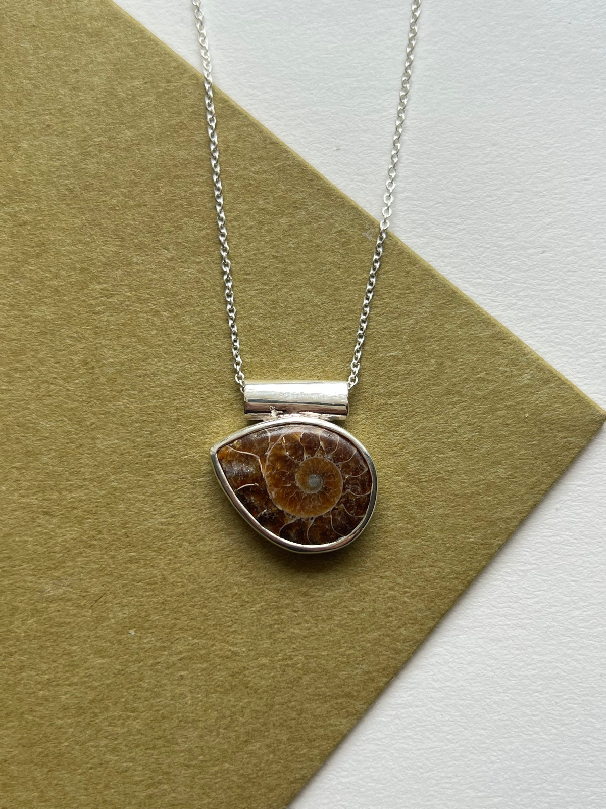 HAZEL pendant