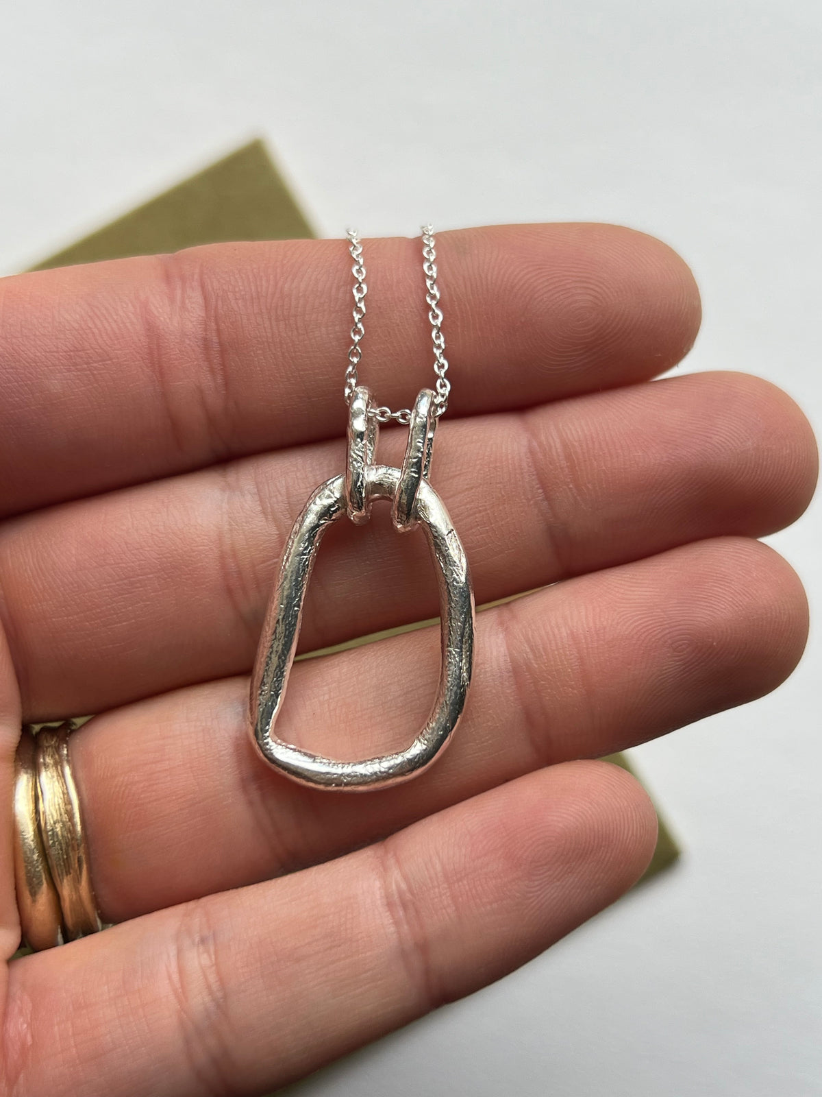 ROWAN pendant