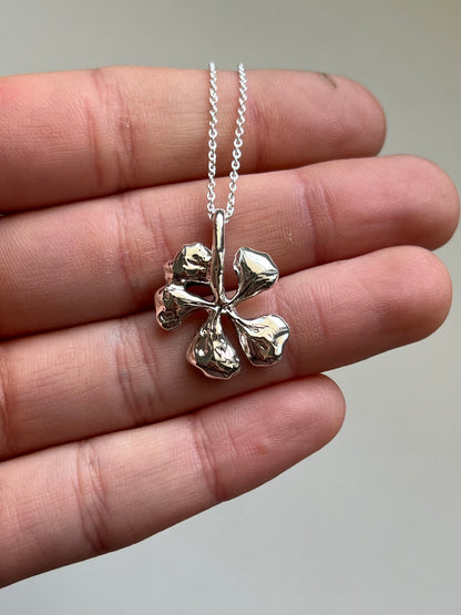 HIBISCUS pendant
