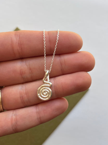 GOLDIE pendant