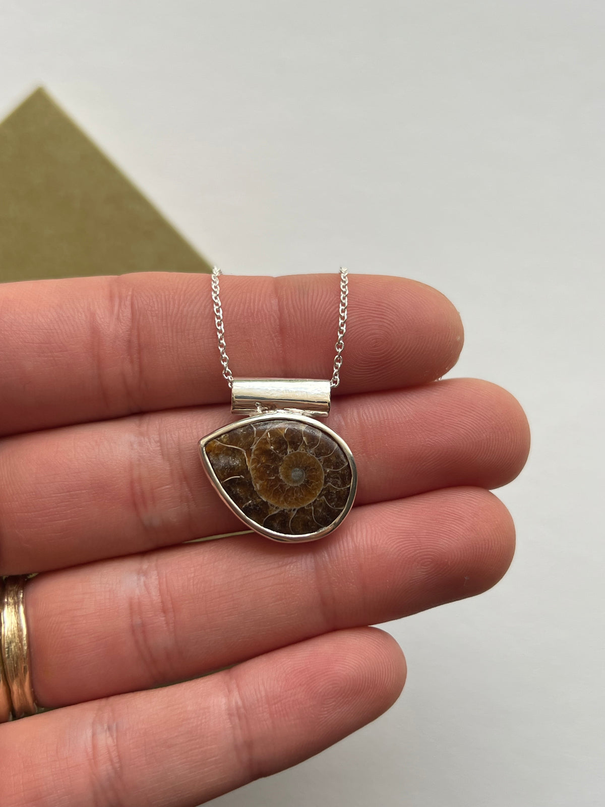 HAZEL pendant