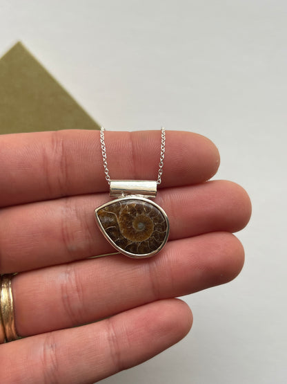 HAZEL pendant