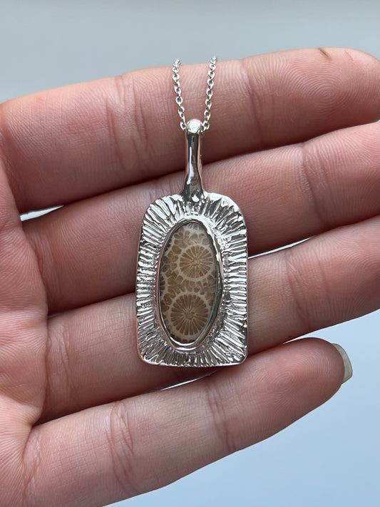CORAL pendant