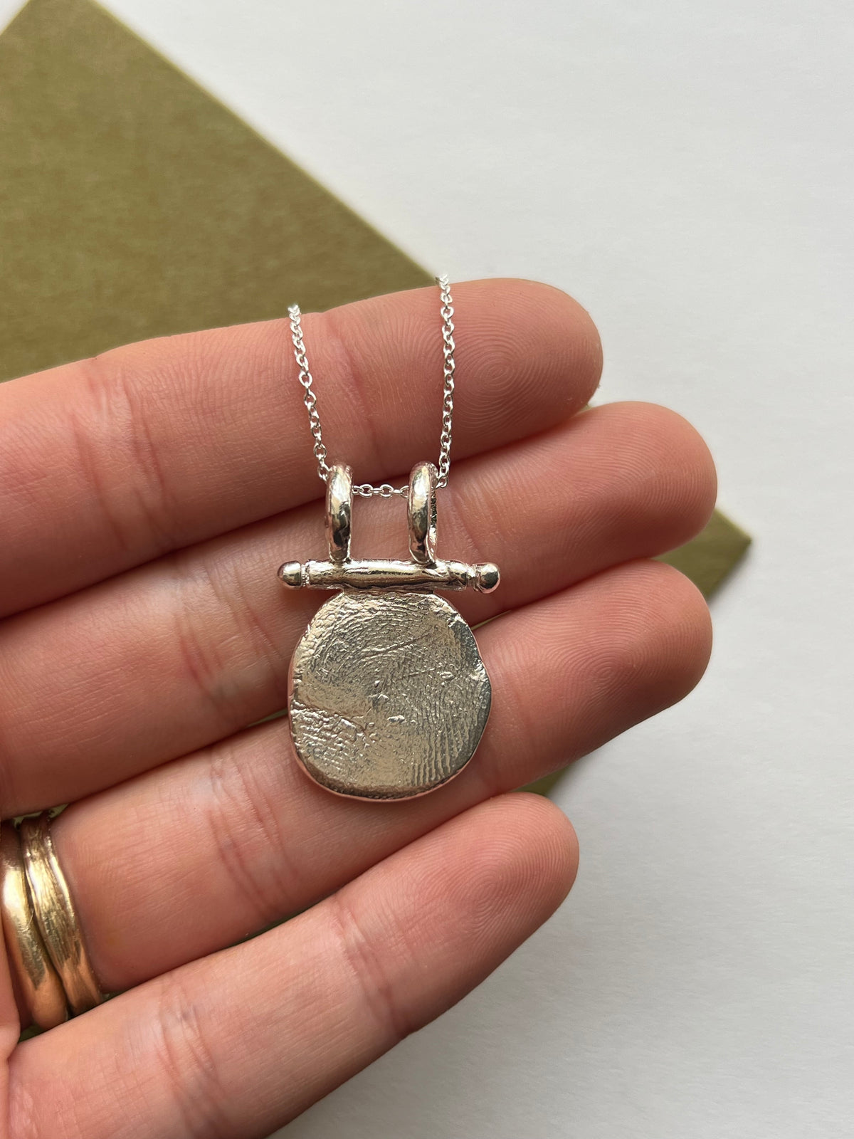 ALMA pendant
