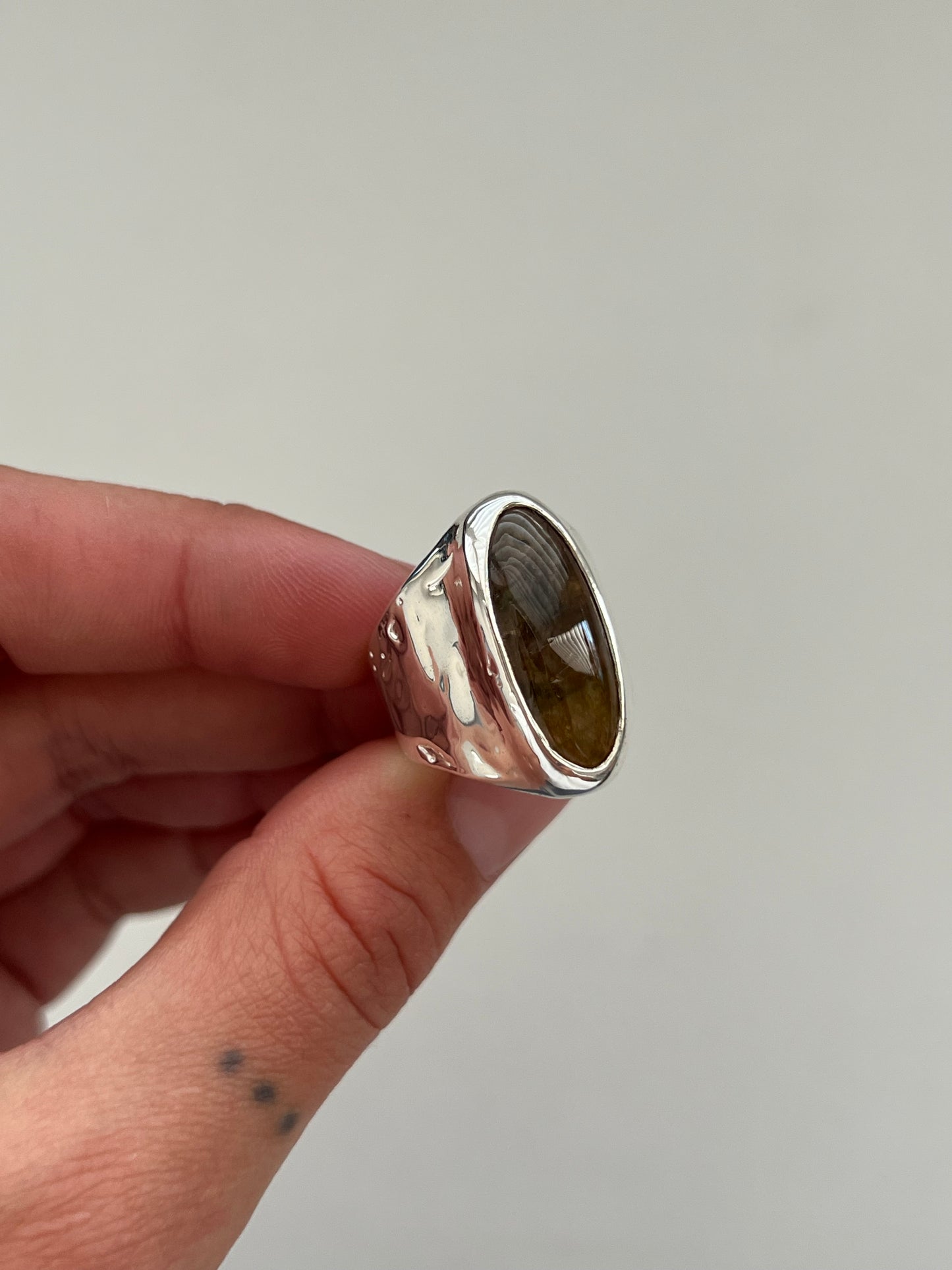 TOURMALINE signet | R