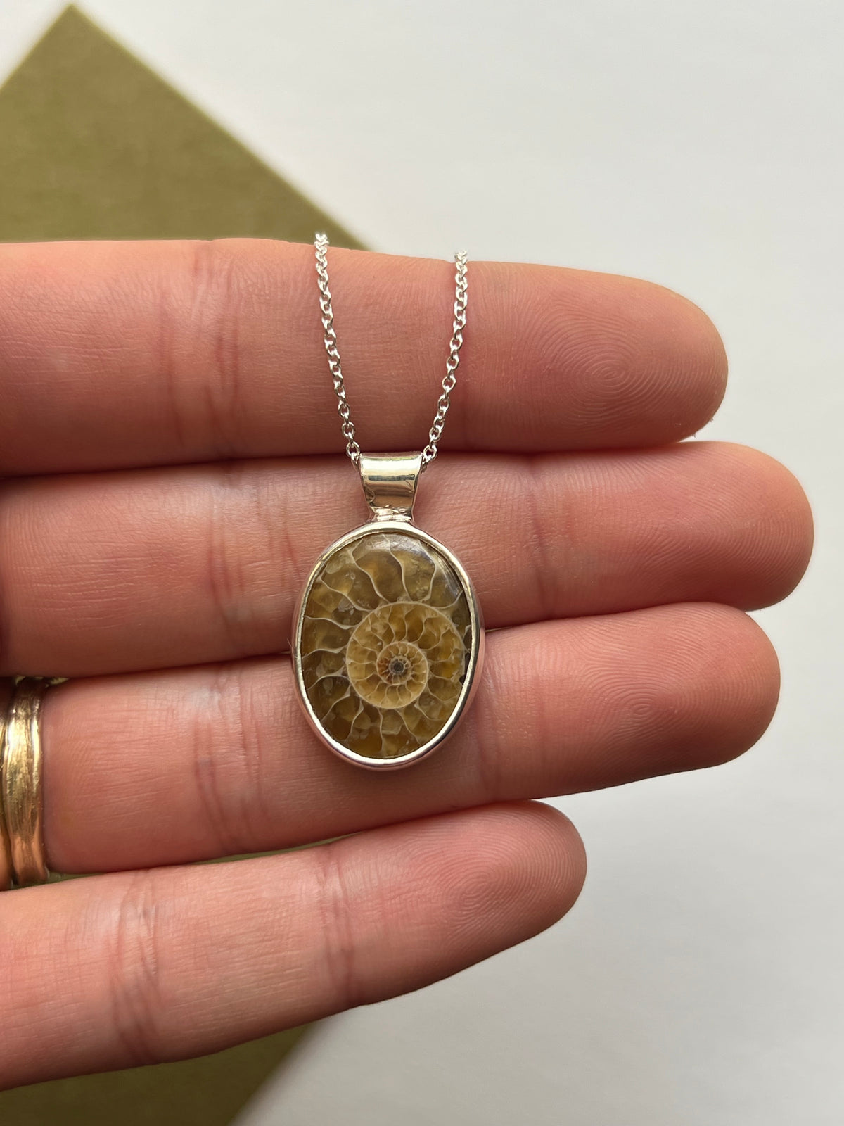 WILLA pendant