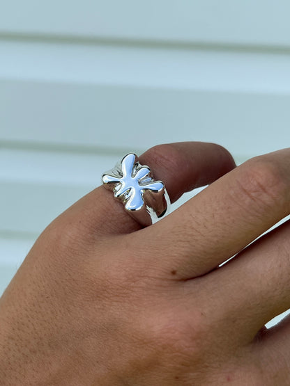 Flower Signet | J