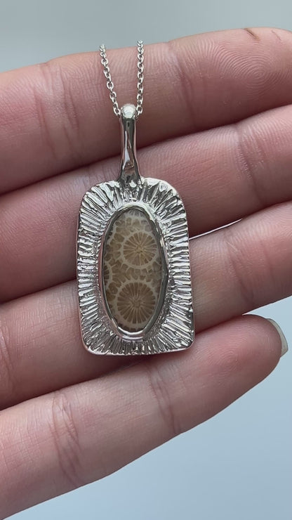 CORAL pendant